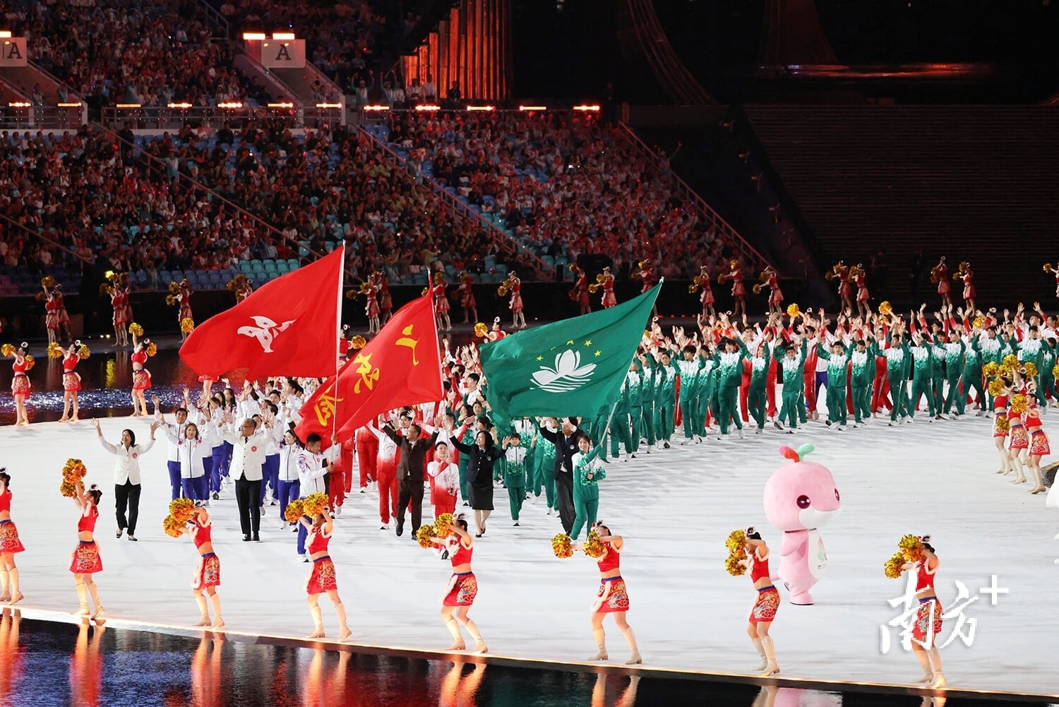 Shams：詹姆斯不会在对阵太阳时复出 预计可能还会缺席一周！